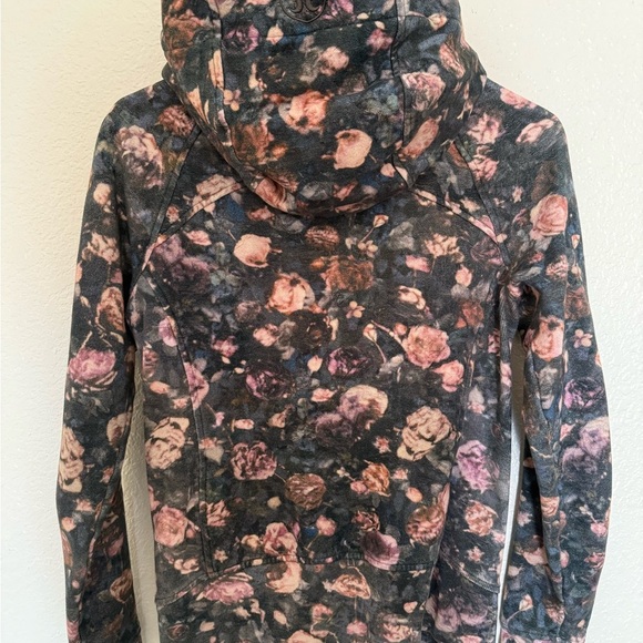 Lululemon Vintage Floral Scuba Zipped Hood Jacket - Picture 5 of 7